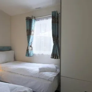 https://edinburgh-seton-sands-cameo-caravan-pet-friendly.edinburghhotelsuk.org