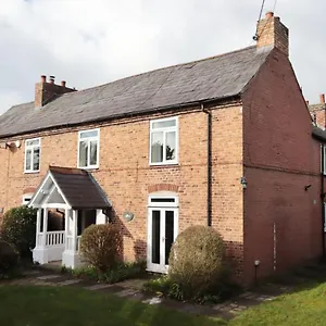https://bretton-house-farm-retreat-with-yoga-studio.hotelsin-chester.com